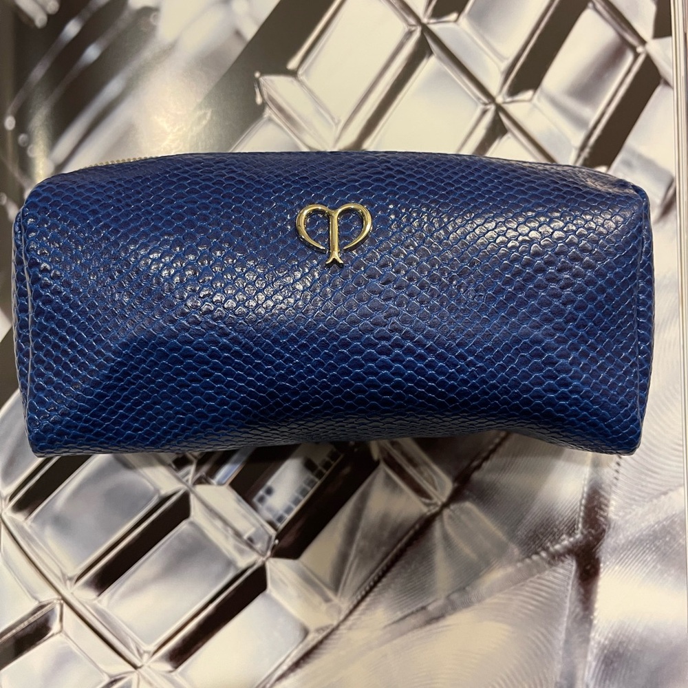 CLE DE PEAU Navy Textured Cosmetic Pouch. 💙💙💙